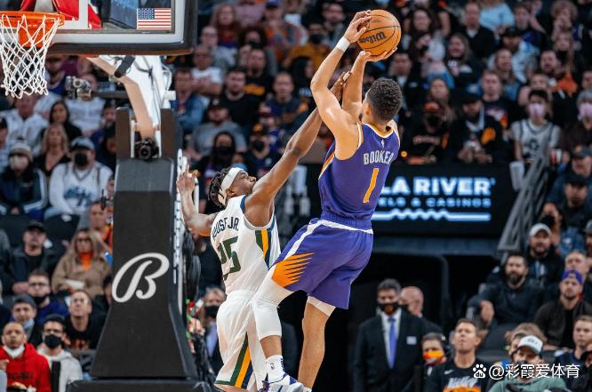 太阳力克独行侠，布克+平均节奏领跑全场的简单介绍