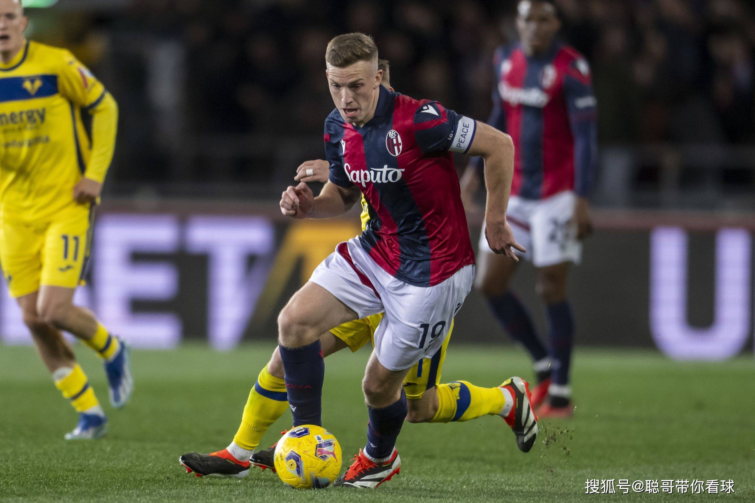 爱游戏下载-神奇瞬间！欧洲冠军赛场上热度爆表