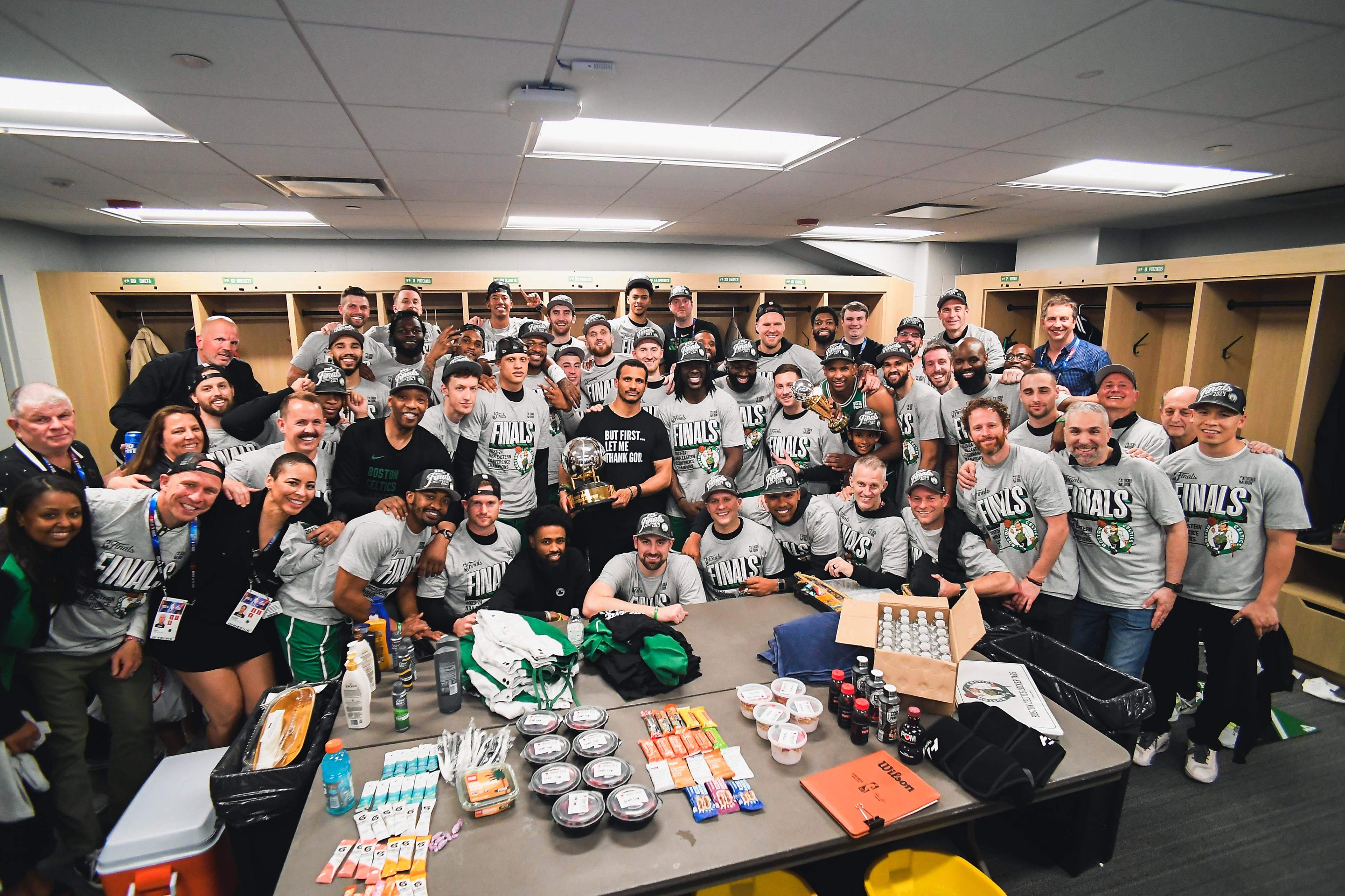 爱游戏大厅-包含阿斯顿马丁碾压哈斯车队，勒克莱尔扛起全队的词条