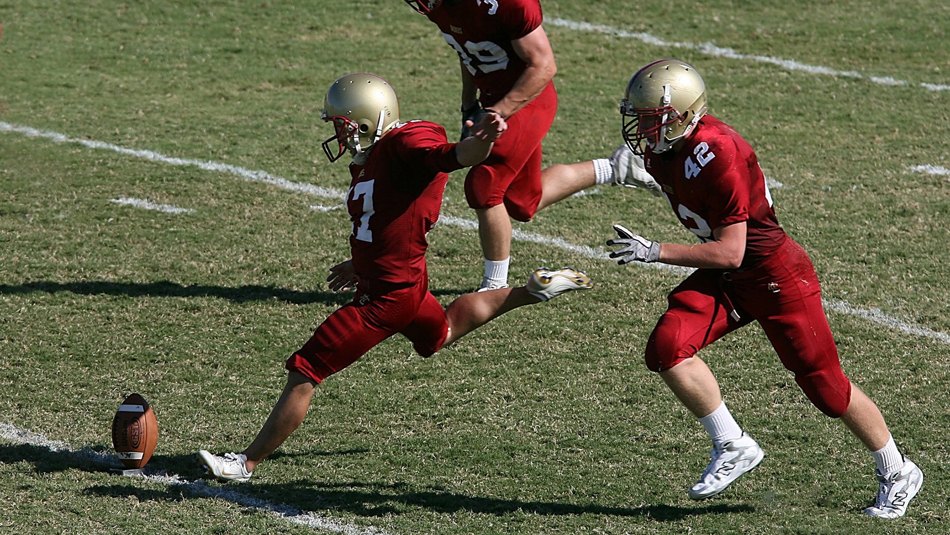 赛道与绿茵的跨界交响，F1揭幕战硝烟未散，多特蒙德已超车乌拉圭