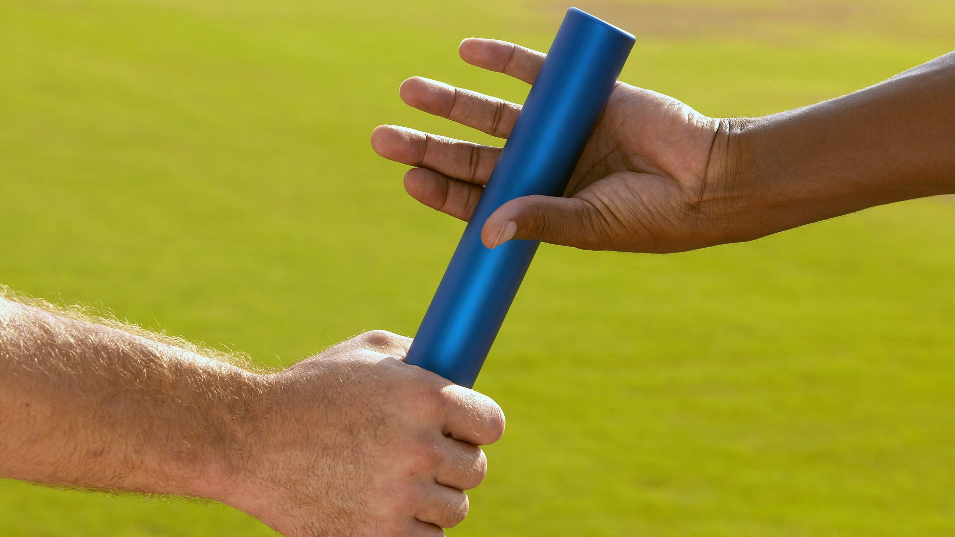 F1新赛季揭幕战与骑士生死战，速度与意志的双重交响