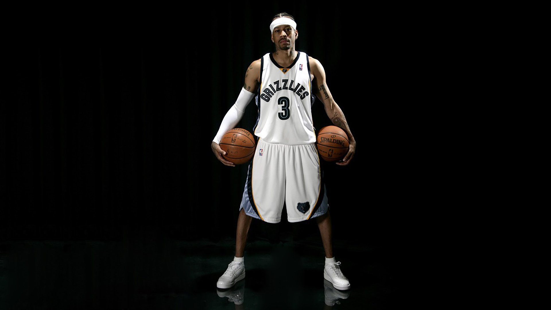 爱游戏中国-当开拓者冲垮灰熊时，詹姆斯正在西甲国家德比接管比赛