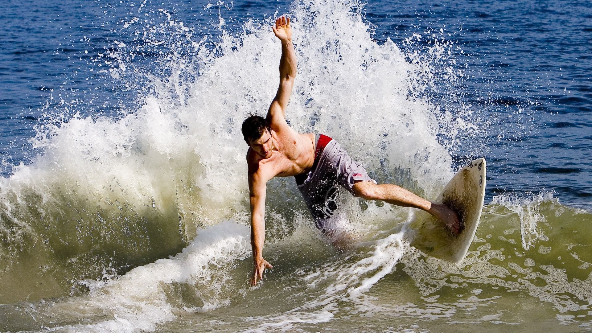 上海奇迹,周冠宇驾驭跃马,史诗逆转威廉姆斯